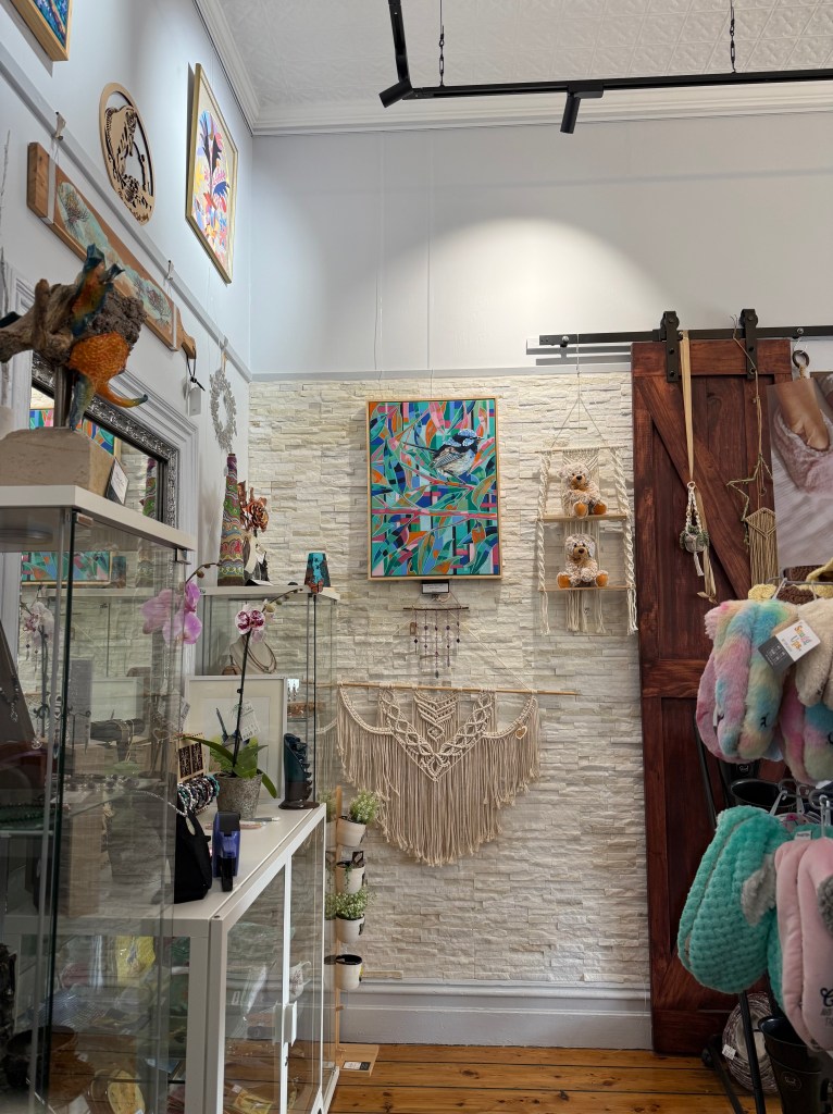 Art gallery image in Tailem Bend near Murray Bridge and Meningie